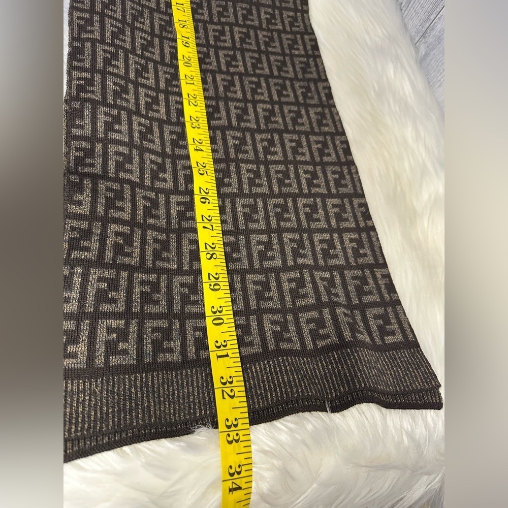 FENDI classic scarf in brown - Picture 12 of 14